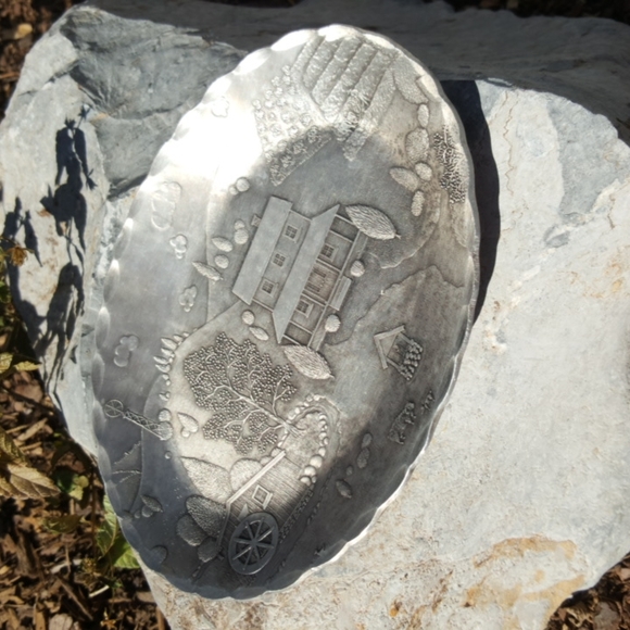 AMERICAN FORGING, LLC ♡ Hand Hammered Aluminum Country Farm Scene Oval Tray - Picture 13 of 16